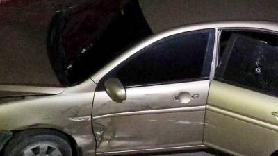 El carro de Cindy Mejía tiene cinco impactos de bala.