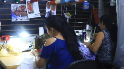 Las pequeñas empresas que se dedican a la producción de prendas, fabricación de calzado, restaurantes y otros similares son los que consumen más energía eléctrica y se ven afectadas por el alza en la tarifa.