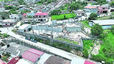 La Plaza El Mirador se construye en el sector La Cuchilla.