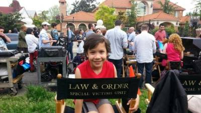 Ángel Romero en un set de la Ley y el Orden.