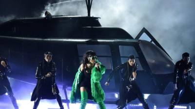 Rihanna fue muy aclamada durante su presentación.