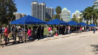 El estado, tercero en EEUU en cantidad de contagios (1.713,589), por detrás de Texas y California, acumula además 26.795 decesos como consecuencia del coronavirus SARS-CoV-2, contando a los no residentes que han fallecido en Florida. EFE/Ana Mengotti/Archivo