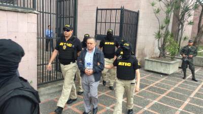 Los acusados están señalados de maniobrar para otorgar una licitación a la empresa Dimesa bajo la justificación de modernizar, en aquel entonces, el IHSS de Tegucigalpa y San Pedro Sula.