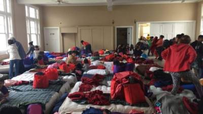 Mujeres y niños se refugiaron en la iglesia. fotos: cortesía Rocío Guenther/ Rivard Report.