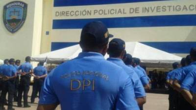 Según el Ministerio Público, el agente se encuentra en el ojo del huracán. Foto ilustrativa de agentes de la DPI en Honduras.