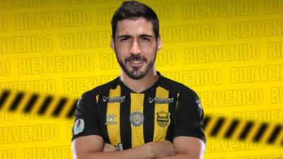 El mediocampista uruguayo Claudio Innella, de 32 años, es el primer fichaje del Real España.