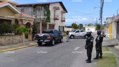 Elementos de la Policía Militar del Orden Público realizan un operativo en la ciudad de La Ceiba, Atlántida, en busca de los sospechosos de violar a una joven.