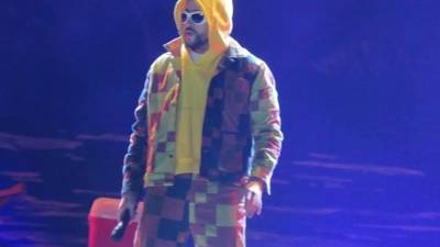 Bad Bunny durante su concierto en Guatemala