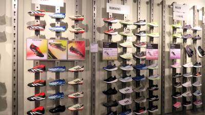 La nueva tienda Adidas incluye categorías como running, sportswear, fútbol y entrenamiento.