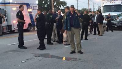 Socorristas de la OPD y SWAT rescataron al menos a 30 personas del interior del club.