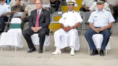 Asumen nuevos jefes en las Fuerzas Armadas