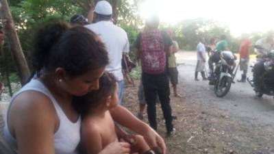 En Roatán, familiares, allegados, amigos y vecinos se han unido a las cuadrillas de búsqueda de los cuatro jóvenes. Los familiares claman por mayor apoyo a las autoridades.
