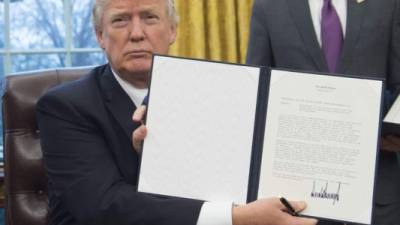 Trump firmó la Ley de Autorización de Defensa Nacional que contiene una enmienda para luchar contra la corrupción en el Triángulo Norte de Centroamérica.