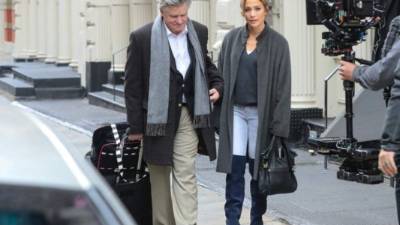 Momentos en que la actriz y cantante, Jennifer López grababa la cinta 'Second Act' que se estrenó esta semana en EEUU.