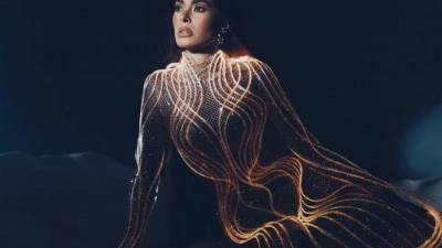 La cuarta temporada de La Casa de los Famosos México arrancó oficialmente y, como era de esperarse, una de las grandes protagonistas de la noche fue Galilea Montijo, quien regresó como conductora del exitoso reality show.
