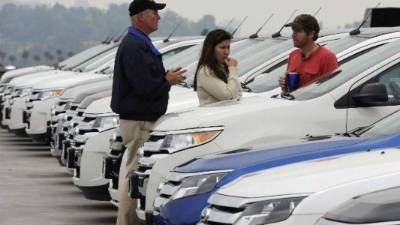 Uno de los sectores que más han sufrido bajas en EUA es el de automóviles.