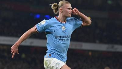 Erling Haaland lideró el triunfo del Manchester City contra el Arsenal para volver al liderato de la Premier League 20 jornadas después.