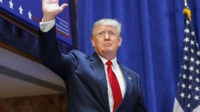 US President Donald Trump walks to Marine One prior to departing from the South Lawn of the White House in Washington, DC, May 8, 2019, as he travels to Florida to visit Tyndall Air Force Base and hold a 'Make America Great Again' rally. (Photo by SAUL LOEB / AFP)