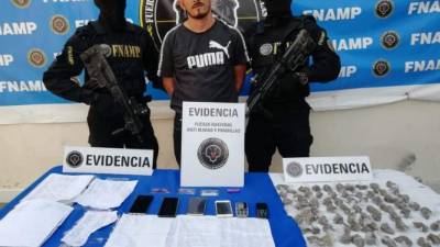 El supuesto contador de la Mara Salvatrucha (MS-13), Roldan Rene Sandoval, alias Tinieblas, fue capturado hoy en una residencial de El Trapiche en Tegucigalpa.