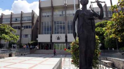 La propuesta de reforma y opinión legal sobre siete artículos, elaborada por la Comisión Interinstitucional de Justicia Penal, fue entregada ayer al Congreso para su discusión