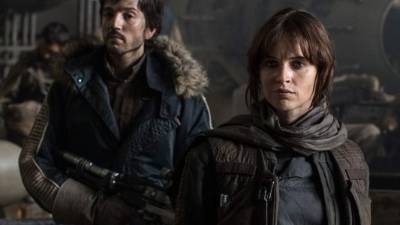 La británica Felicity Jones y el mexicano, Diego Luna.