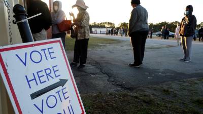 Los estadounidenses se preparan para las elecciones legislativas de noviembre próximo.