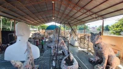 Un total de 15 ingeniosas figuras formarán parte este año del Festival Real de Chimeneas Gigantes. Fotos Gilberto Sierra.