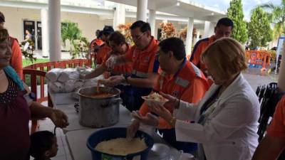 La iniciativa de llevar comida a los hospitales tiene ya ocho años.