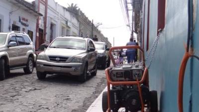 Las plantas eléctricas se observan ya en las calles de Santa Rosa de Copán.