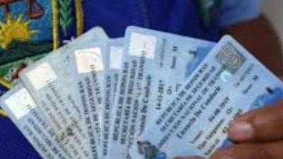 Por no contar con material, la Dirección Nacional de Vialidad y Transporte (DNVT) no está emitiendo licencias de conducir.