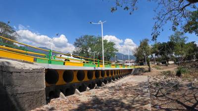 Así lucen los ríos que cruzan San Pedro Sula que han bajado los niveles en este verano informan los encargados.