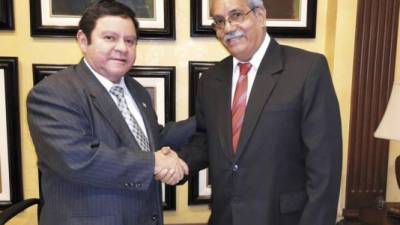 El presidente del Poder Judicial, Jorge Rivera Avilés con el representante de la CSJ propietario, el abogado Ricardo Rodríguez