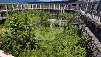 El Gobierno de Honduras evalúa convertir el centro penal de La Acequia, en Santa Bárbara, en una cárcel de máxima seguridad para mantener aislados a los cabecillas de estructuras criminales y evitar que continúen ordenando delitos desde los recintos penitenciarios.