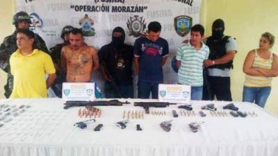 Los detenidos fueron identificados como José Luis Chacón Estrada, alias 'el terco'; Tiburcio Cruz Carías, Ovin Samir Castillo y Jorge Beltrán Medina.