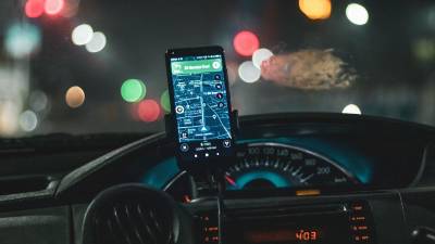 <b>1. ¿Cuál era el problema?</b>Los taxis VIP y los conductores que trabajan mediante plataformas como Uber e InDrive operan en Honduras sin una regulación específica que reconozca formalmente esa modalidad de transporte.