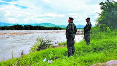 Varios ríos del suroriente de Honduras se desbordaron dejando comunidades incomunicadas y afectadas por las inundaciones.