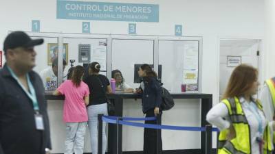 La oficina de control de menores del Instituto Nacional de Migración en el aropuerto Ramón Villeda Morales en una fotografía de archivo.