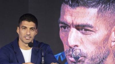 El futbolista uruguayo Luis Suárez compareció en rueda de prensa.