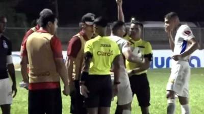 Pedro Troglio fue expulsado en el partido Real Sociedad-Olimpia.