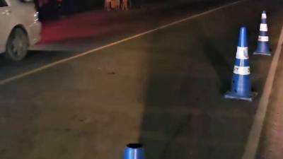 Agentes de la Policía Nacional acordonaron la escena del accidente.