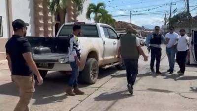 Video: Policía se enfrenta a grupo armado en velorio en Olancho