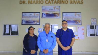 La doctora Alejandra Gómez, Marco Molina Soto y Jorge Beltrán.