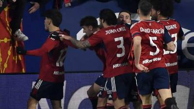 El Osasuna dio un paso hacia la final de la Copa del Rey al imponerse 1-0 al Athletic Club de Bilbao en la ida de semis del torneo del KO en el estadio de El Sadar.