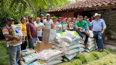 Entrega del Bono Tecnológico Productivo, en la zona sur, El Cacao, ubicado en el municipio de Concepción de María. Cientos de pequeños productores se avocaron a la distribución, que se ejecutó de manera para contribuir a la seguridad alimentaria del país.