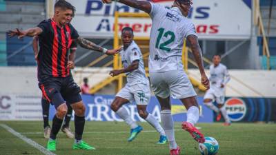 Welcome volvió anotar para darle la primera victoria al tiburón. Foto redes del Platense.