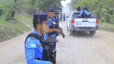 La comunidad de La Fragua, en El Progreso, Yoro, se convirtió en la zona cero de una violenta masacre que dejó cuatro jóvenes muertos, un hecho que ha intensificado el temor entre los habitantes y ha provocado un fuerte despliegue policial en los antiguos campos bananeros de la región.