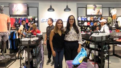 Claudette Kattán de Multiplaza y Pollet Cañadas, gerente de mercadeo del grupo de tiendas Sportline.