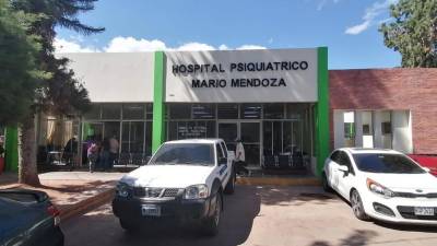 Entrada al hospital Mario Mendoza.