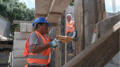 El sector construcción genera más de 300 mil empleos en Honduras.