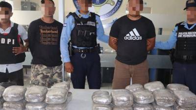 Captura de los individuos en el operativo de registro del bus en La Ceiba, Atlántida.